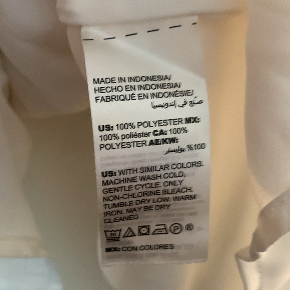 Chico’s Women’s Ruffled Creamy White Button Down Shirt Sz. 0 U.S. Size 4/6 - Picture 5 of 12